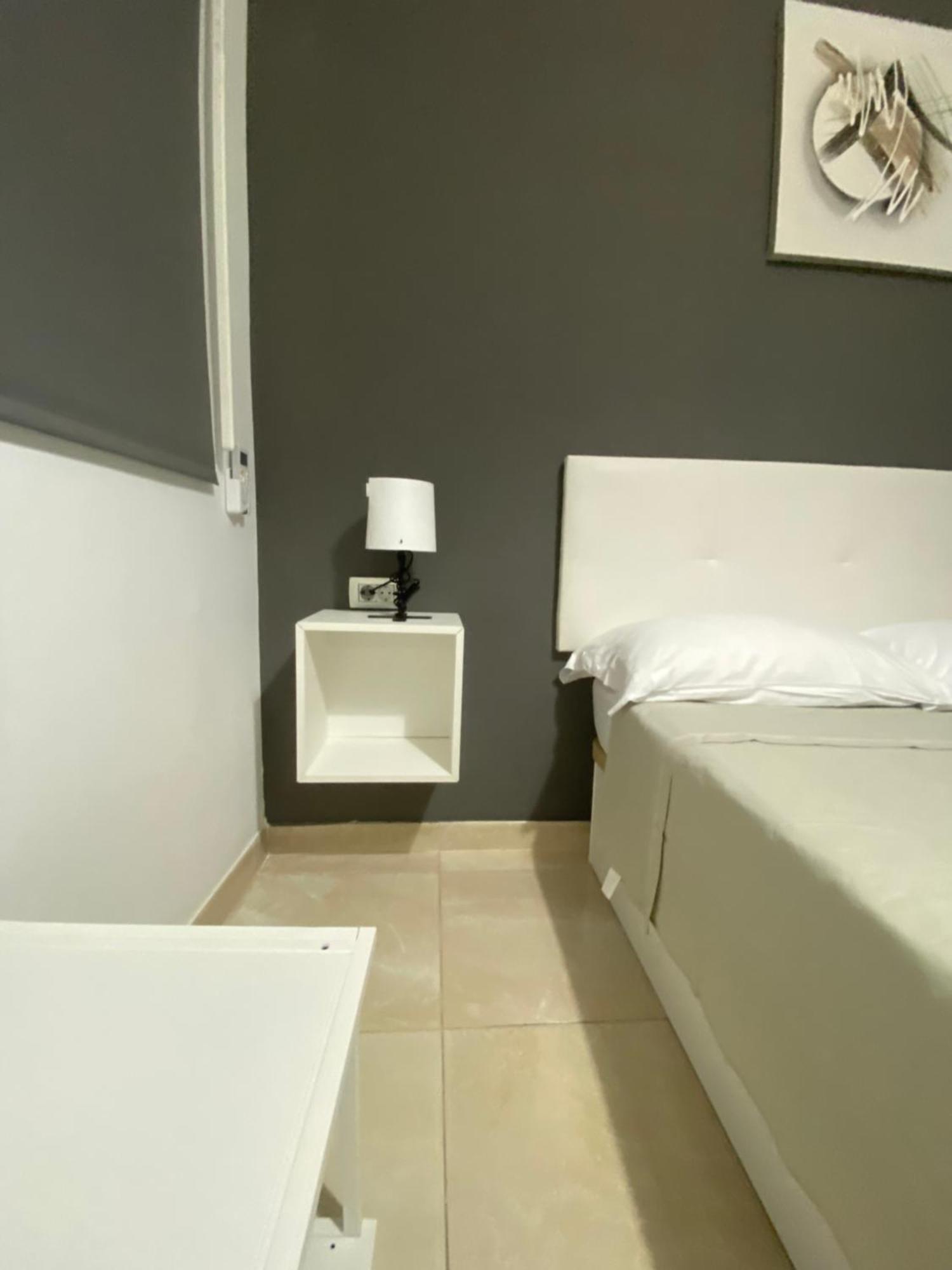 Deluxe Room In Apartment Shared In Los Cristianos Playa Habitacionstanza Air-Conditioned Arona  Buitenkant foto